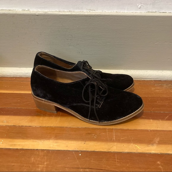 Velvet Lace-up Shoes - Picture 2 of 4